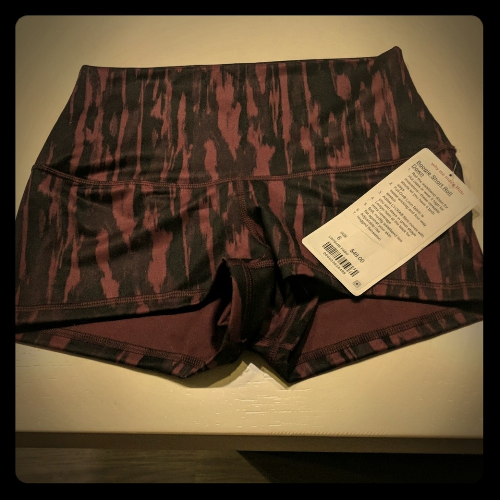 Lulu Lemon Boogie Short Roll Down - NWT
